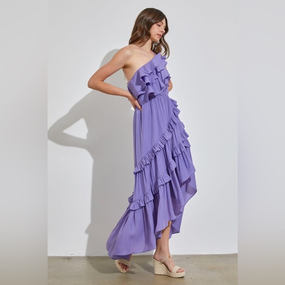 Petal & pup ruffle one shoulder side slit maxi dress nwot - Picture 2 of 5